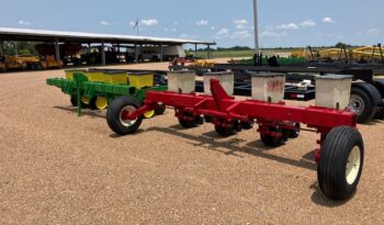 JD AND INT 4ROW PLANTERS $2,500 EACH